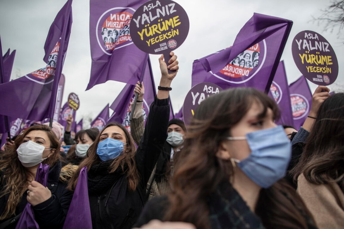 COM STAMPA: La Turchia torni sui suoi passi e rientri nella Convenzione di Istanbul